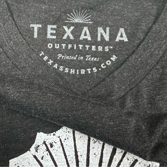 Mas Tacos Por Favor Graphic Tee Shirt - Picture 3 of 4